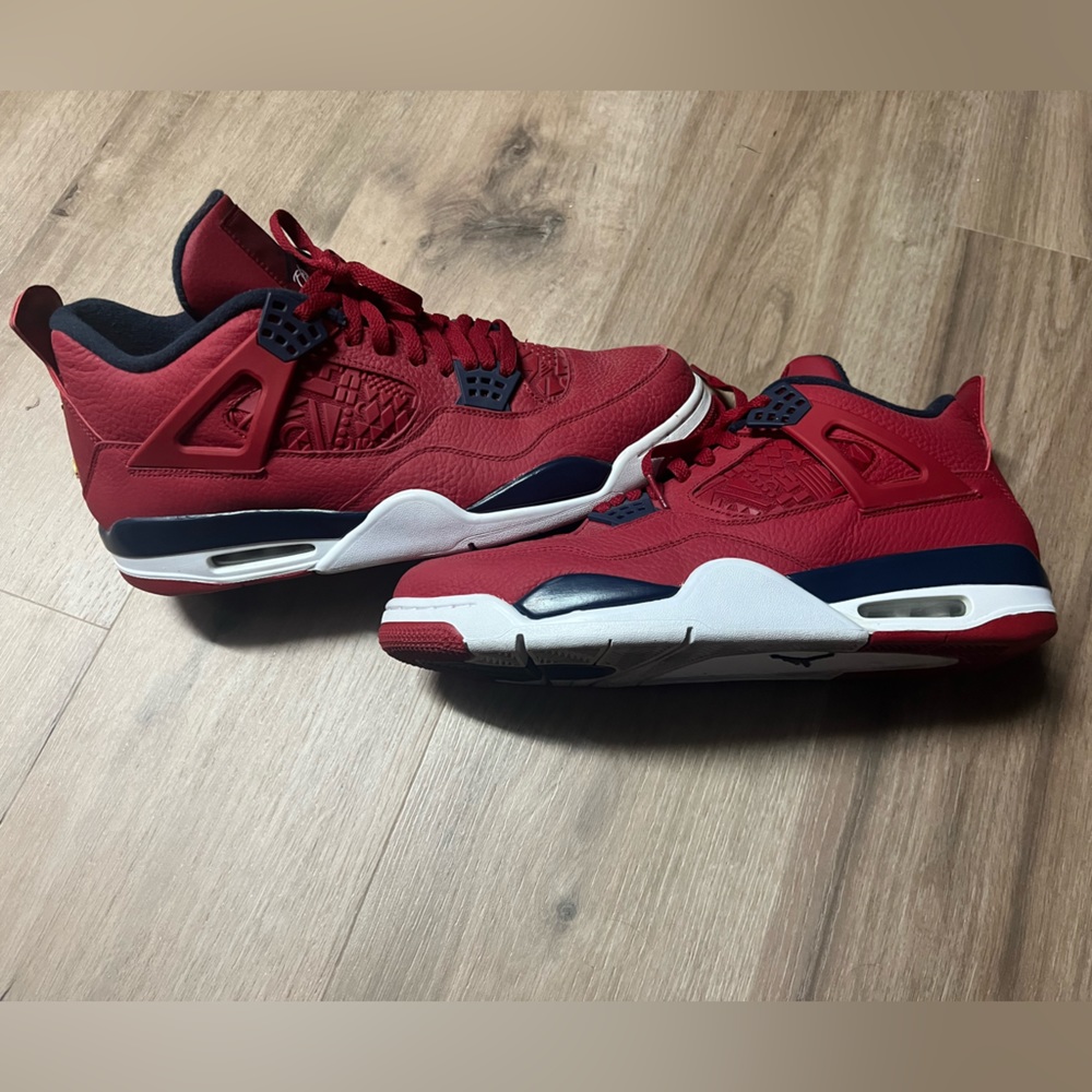 Jordan 4 retro (FIBA) 2019. Excellent condition but no box.
